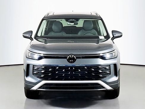 New 2026 Volkswagen Tiguan SE image 2