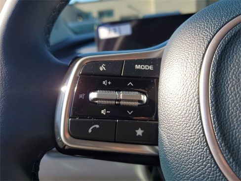 New 2026 Kia Carnival EX image 22