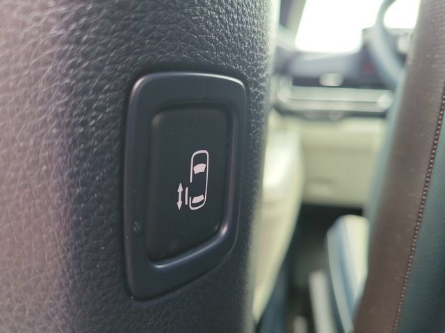 Certified 2025 Kia Carnival SX Prestige FWD image 23