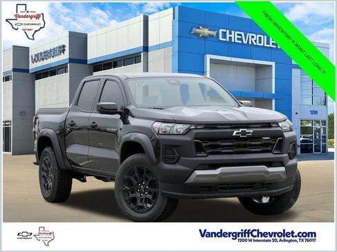 New 2026 Chevrolet Colorado Trail Boss w/ Midnight Edition AWD/4WD image 1
