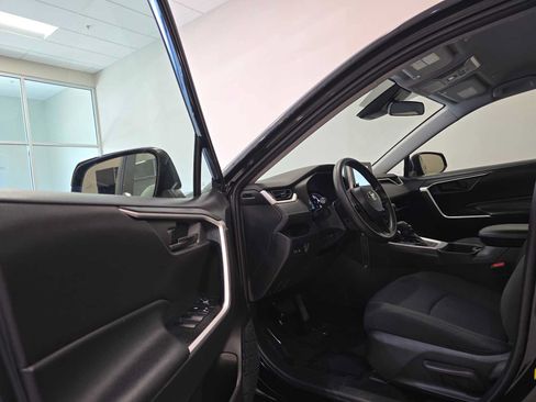 Certified 2023 Toyota RAV4 LE AWD/4WD image 21