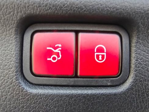 Certified 2023 Mercedes-Benz C 300 4MATIC Sedan image 18