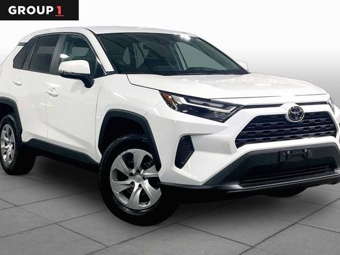 Used 2023 Toyota RAV4 LE AWD/4WD image 3