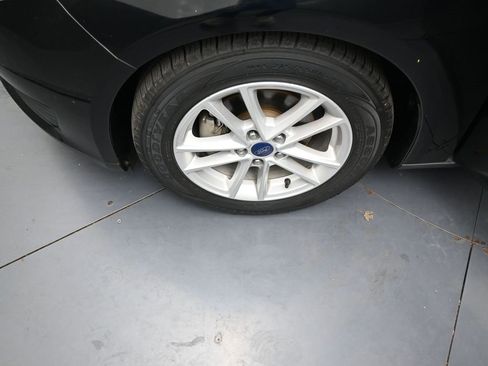 Used 2018 Ford Focus SE image 38