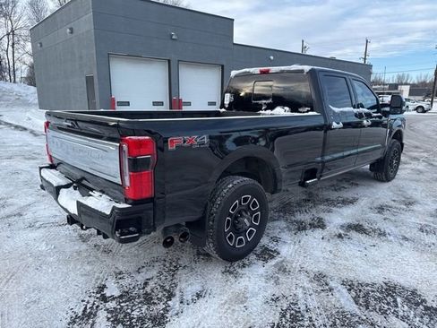 Used 2024 Ford F250 Platinum image 11