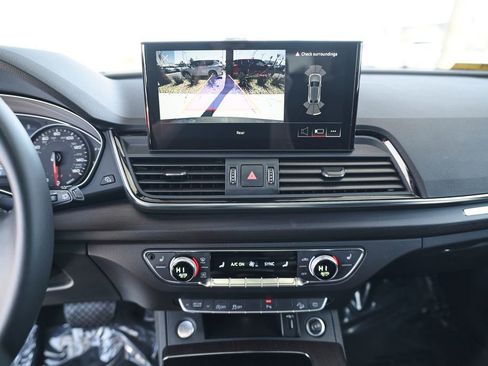 Used 2023 Audi Q5 2.0T Premium w/ Convenience Package AWD/4WD image 29