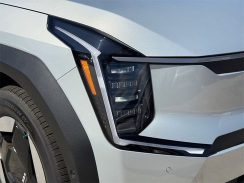 New 2026 Kia EV9 Wind image 10