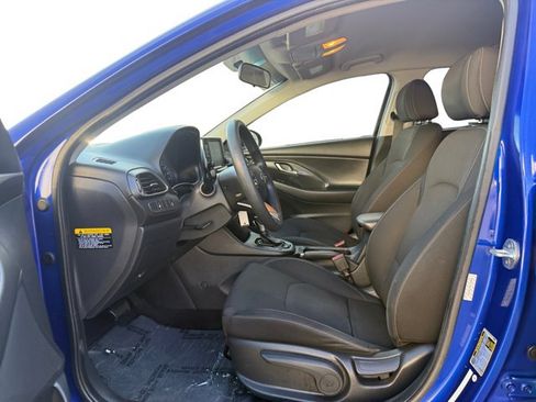 Used 2019 Hyundai Elantra GT FWD image 10