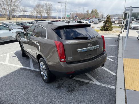 Used 2016 Cadillac SRX Luxury w/ Driver Awareness Package image 6