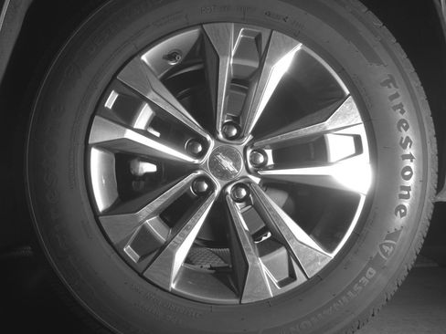 Used 2025 Chevrolet Equinox LT FWD image 14