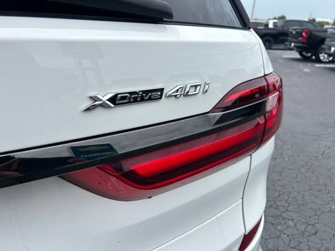 Used 2022 BMW X7 xDrive40i w/ M Sport Package AWD/4WD image 12