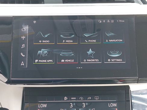 Used 2024 Audi Q8 e-tron Premium Plus w/ Premium Plus Package AWD/4WD image 24
