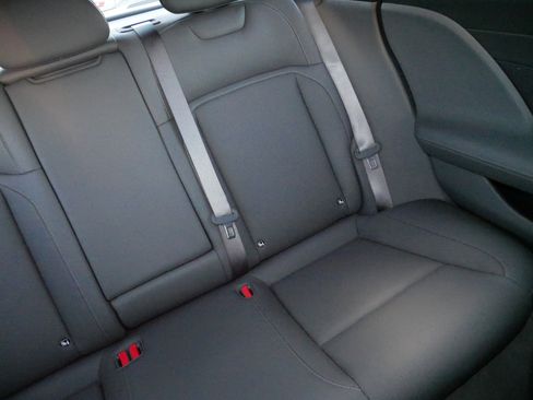 Used 2024 Lucid Air Touring image 14