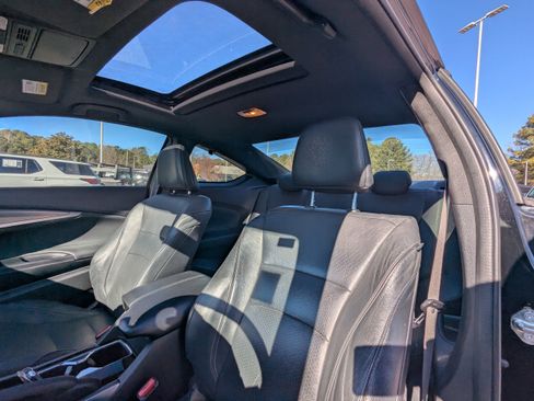 Used 2017 Honda Accord EX-L image 9