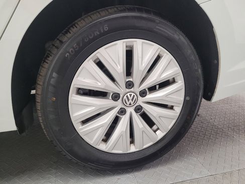 Used 2019 Volkswagen Jetta SE FWD image 31
