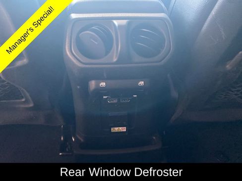 Used 2018 Jeep Wrangler Unlimited Rubicon AWD/4WD image 13