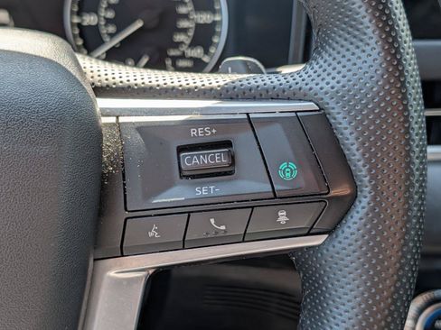 Used 2025 Mitsubishi Outlander SE FWD image 24