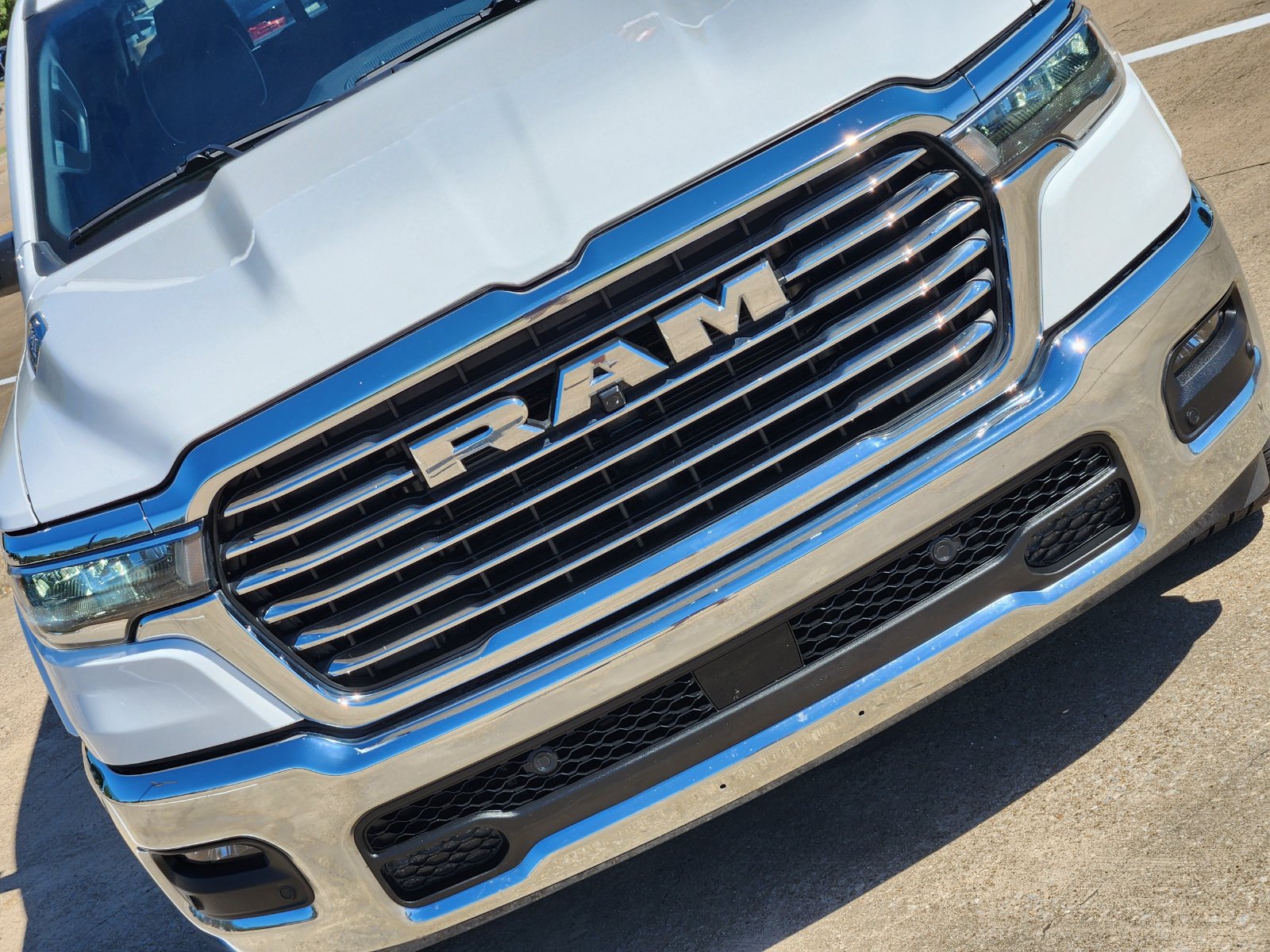 Used 2026 RAM 1500 Laramie AWD/4WD image 14