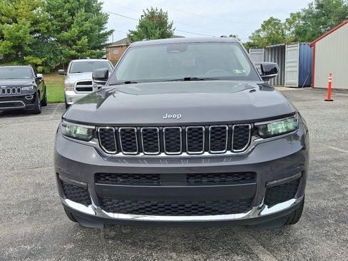 Used 2023 Jeep Grand Cherokee L Limited w/ Trailer Tow Group (B) image 3