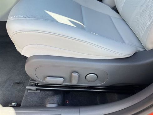 Used 2024 Hyundai Kona Limited image 18