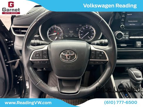 Used 2022 Toyota Highlander XLE AWD/4WD image 14