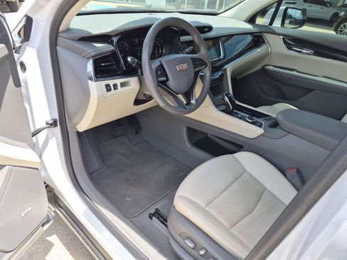 Used 2021 Cadillac XT6 Premium Luxury FWD image 13
