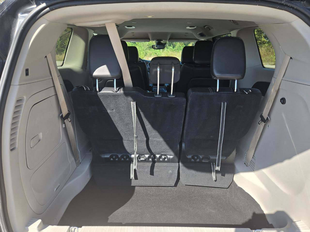 Used 2024 Chrysler Pacifica Limited FWD image 11
