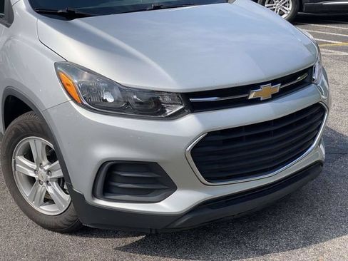 Used 2021 Chevrolet Trax LS w/ Tint and Cruise Package FWD image 11
