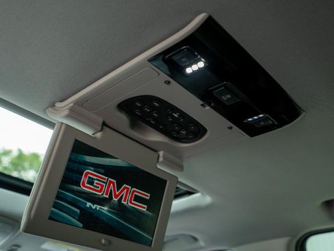 Used 2019 GMC Yukon XL SLT AWD/4WD image 23