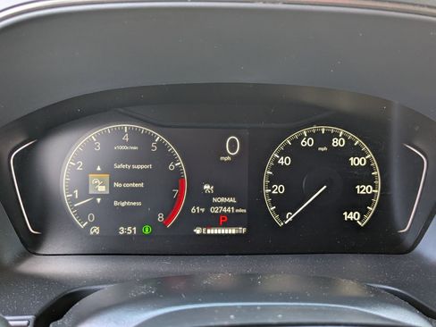 Used 2025 Honda Pilot TrailSport image 17