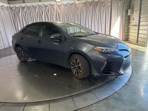 Used 2019 Toyota Corolla SE FWD image 3