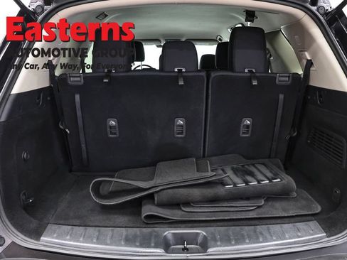 Used 2022 Nissan Pathfinder SV AWD/4WD image 9