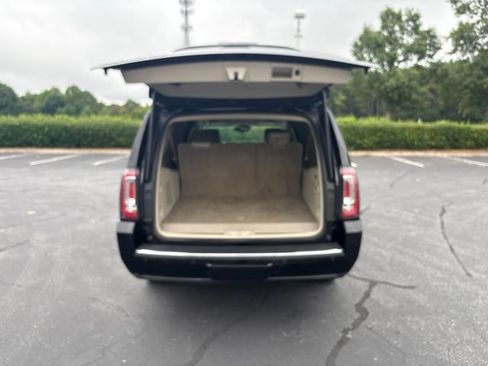 Used 2017 GMC Yukon XL Denali AWD/4WD image 10