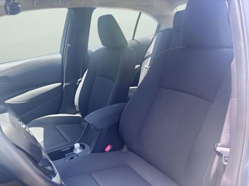 Used 2026 Toyota Corolla LE FWD image 5