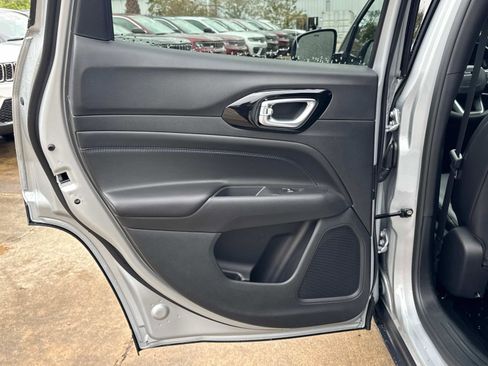 New 2026 Jeep Compass Latitude AWD/4WD image 11