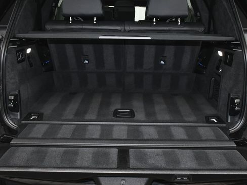 Used 2023 BMW X7 xDrive40i w/ M Sport Package image 79