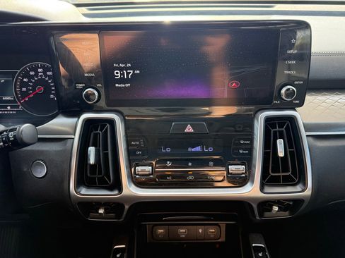 Used 2023 Kia Sorento S w/ Panoramic Sunroof Package FWD image 16