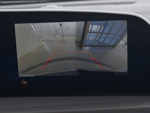 Used 2024 Cadillac XT4 Luxury w/ Cold Weather Package image 21