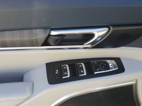 Certified 2023 Kia Telluride EX w/ EX Captain's Chair Package image 18