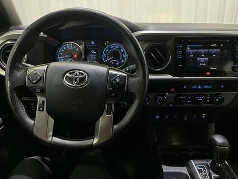 Used 2019 Toyota Tacoma Limited AWD/4WD image 19