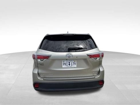 Used 2015 Toyota Highlander XLE FWD image 4