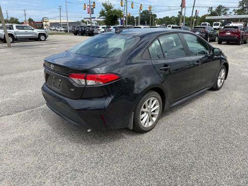 Used 2022 Toyota Corolla LE w/ LE Convenience Package FWD image 4