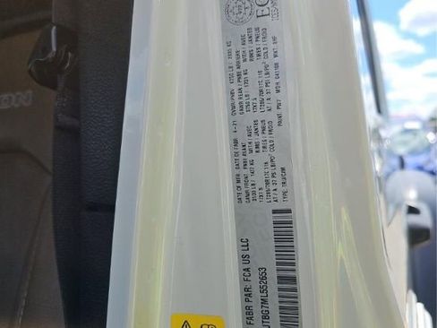 Used 2021 Jeep Gladiator Rubicon w/ Uconnect 4C Nav & Sound Group AWD/4WD image 9