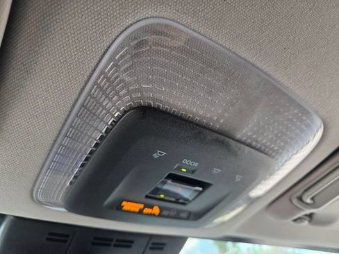 Used 2024 Toyota Prius LE FWD image 33