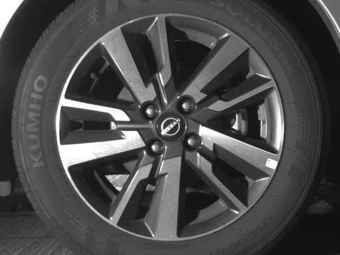 Used 2025 Nissan Versa SV image 13