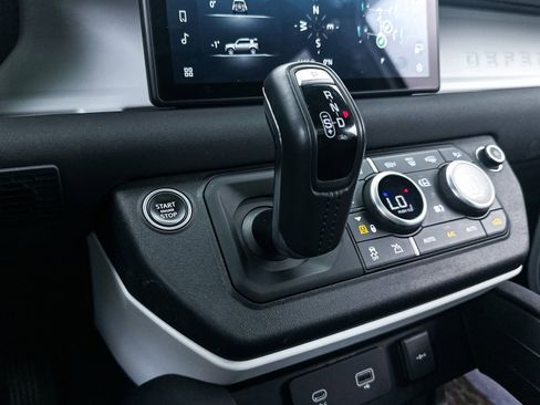 Used 2023 Land Rover Defender 110 S image 25