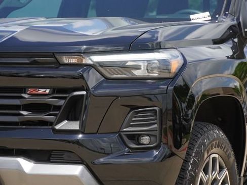Used 2024 Chevrolet Colorado Z71 w/ Advanced Trailering Package AWD/4WD image 4