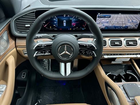 New 2026 Mercedes-Benz GLS 580 4MATIC image 13