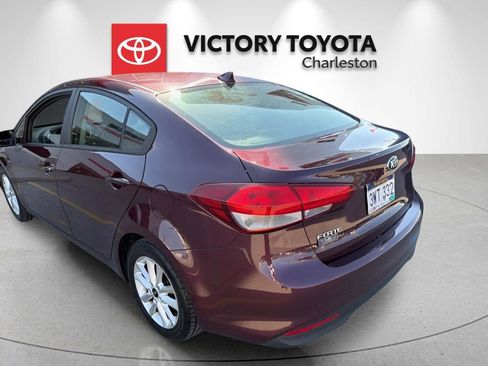 Used 2017 Kia Forte LX w/ LX Popular Package image 4