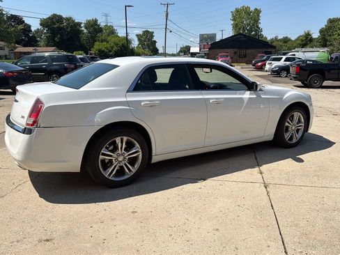 Used 2014 Chrysler 300 AWD w/ Driver Convenience Group image 6